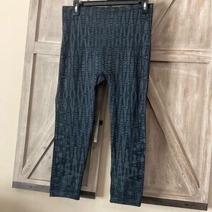 SPANX PLUS SIZE 2X /2TG LOOK AT ME Now GEOMETRIC GRAY WOMEN ACTIVE WEAR